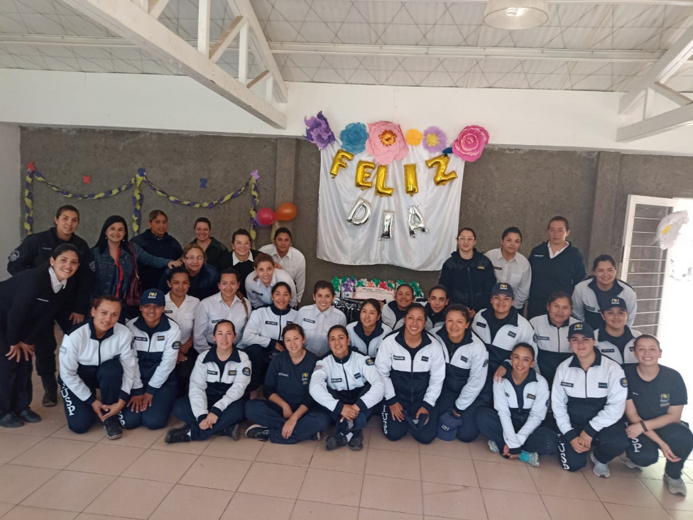 imagen Cadetes del Curso de FPB hicieron un homenaje a las madres de la Delegación Valle de Uco