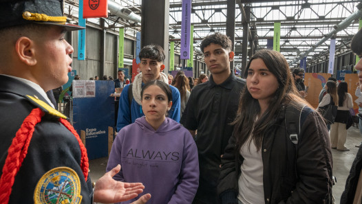 imagen Expo educativa Mendoza 2026 con multitudinaria concurrencia de jóvenes