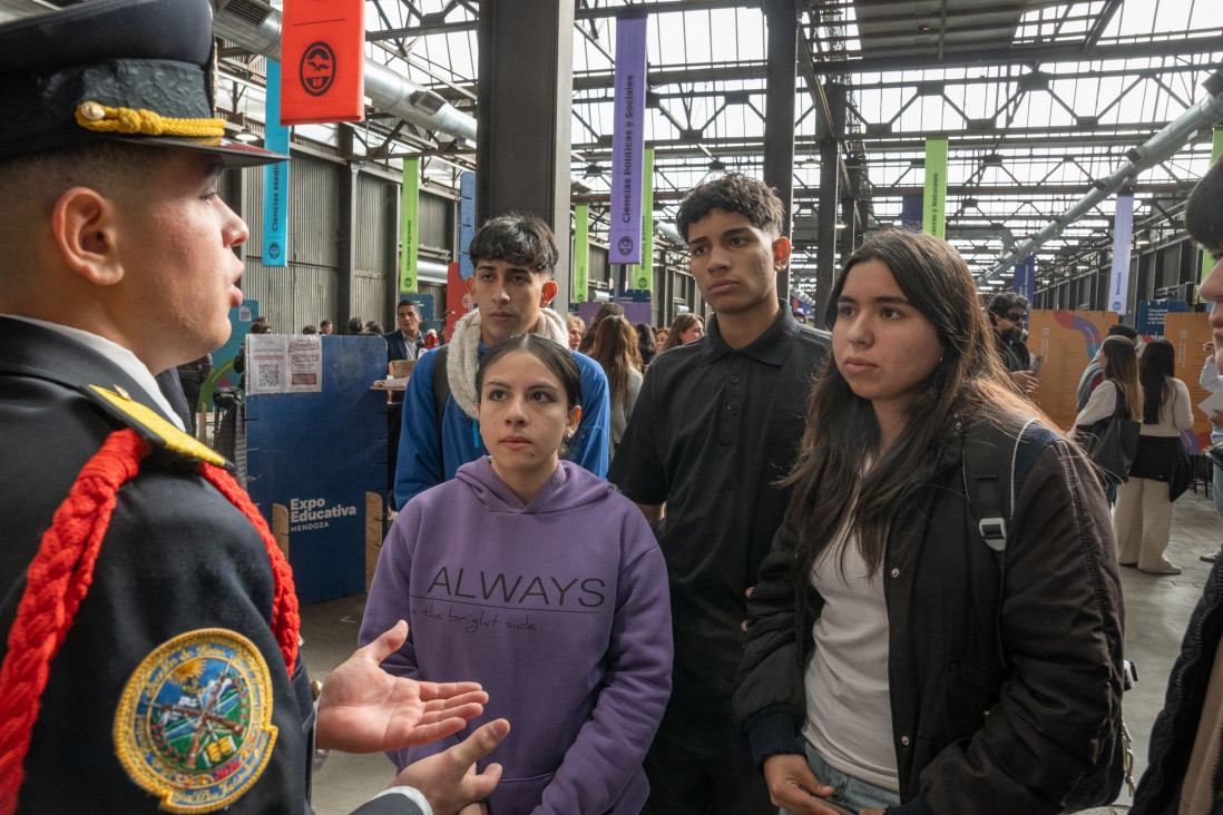 imagen Expo educativa Mendoza 2026 con multitudinaria concurrencia de jóvenes