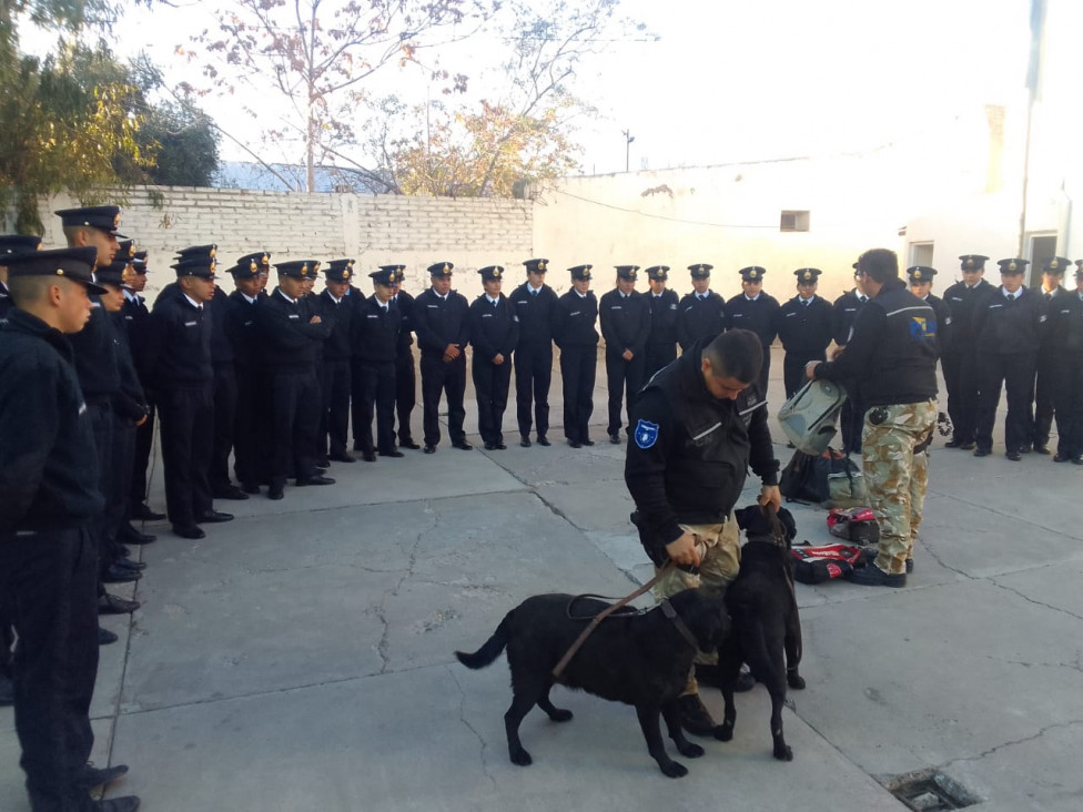 imagen En la Delegación Zona Sur se realizó instrucción y demostración de la Jefatura de Lucha contra el Narcotráfico 