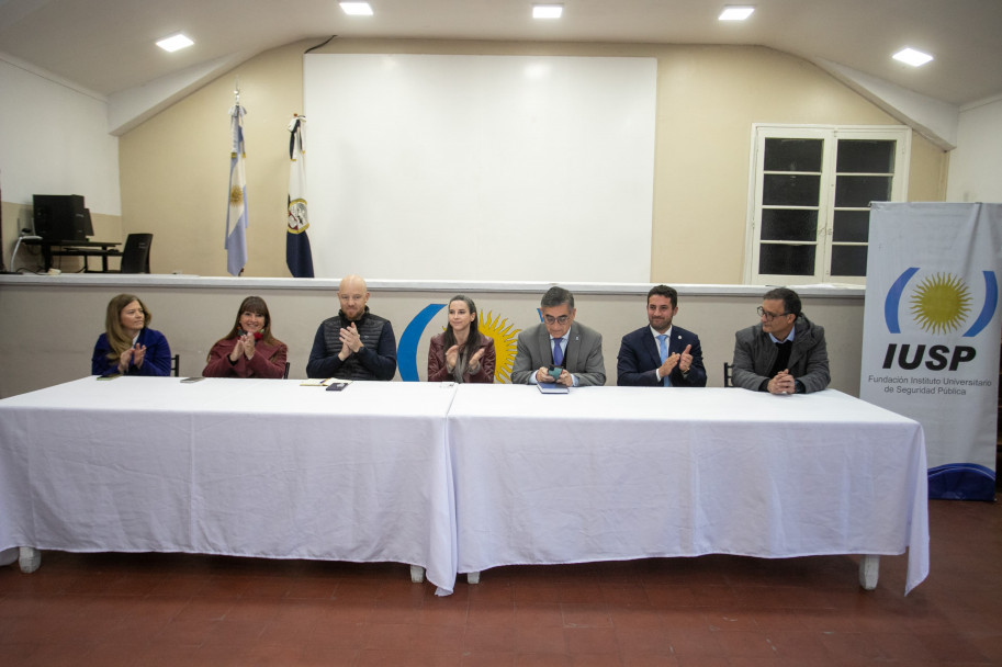 imagen 4 El IUSP capacita al personal municipal del “Programa espacios más seguros” coordinado por el Ministerio de Seguridad y Justicia