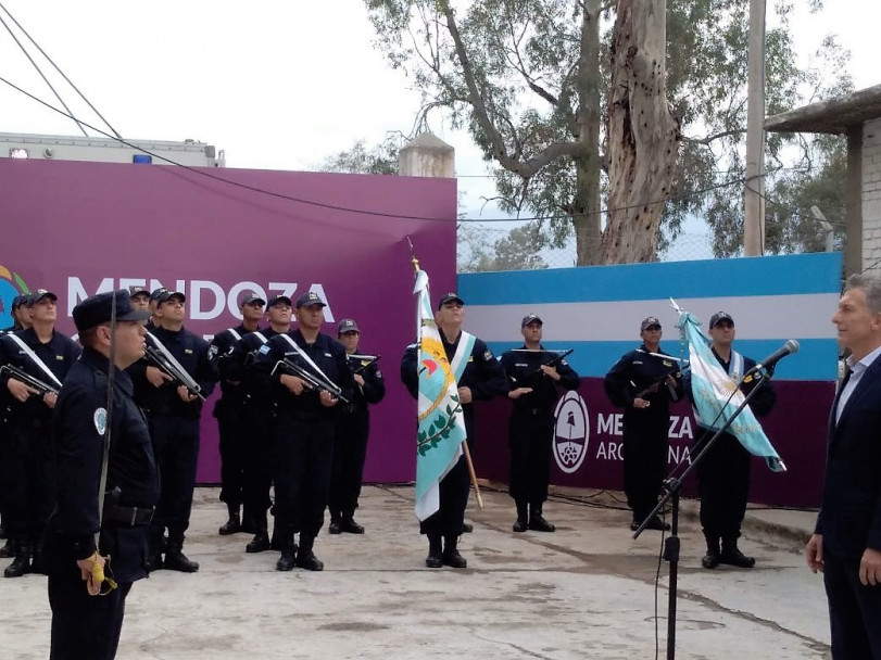 imagen El presidente Macri visitó el Centro de Entrenamiento Policial del IUSP