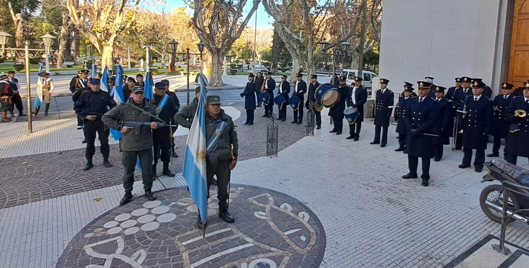 imagen 5 En la conmemoración del 207° aniversario de la Independencia Argentina la Delegación Zona Sur se hizo presente