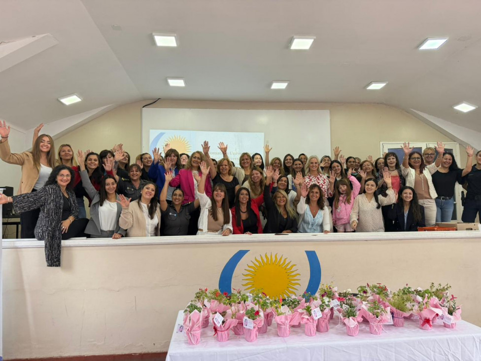 imagen Desayuno y charla de liderazgo femenino en el marco del 8 de marzo en el IUSP