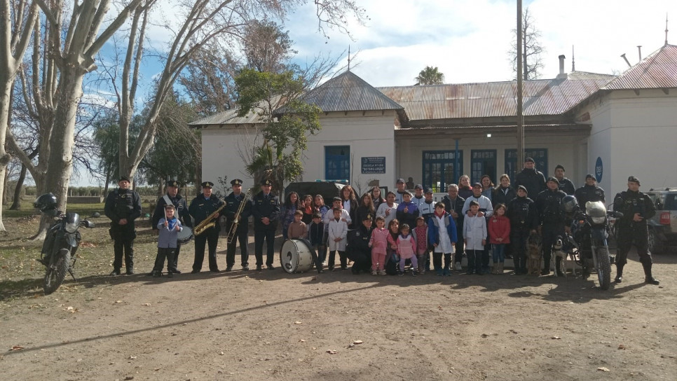 imagen Los alumnos de Tecnicatura desarrollaron el proyecto "Mi Amigo el Policía" para la cátedra Prácticas Profesionales II