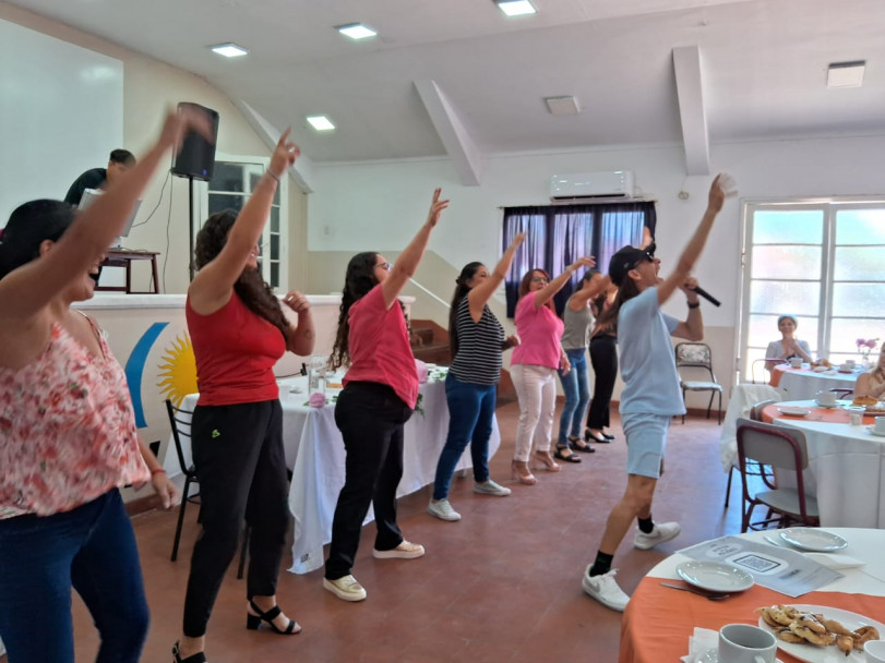 imagen 8 Se conmemoró el día internacional de la mujer en el IUSP agasajando al personal femenino