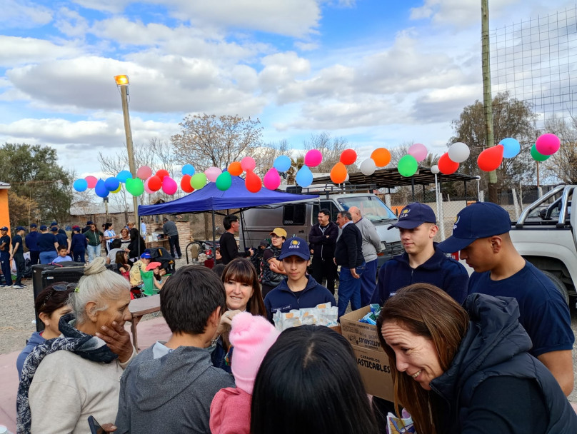 imagen 5 Gran festejo solidario por el día de la Niñez en Escuela María Cali en Lavalle