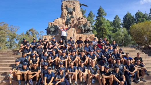 imagen Los alumnos de 1er y 2do año de Tecnicatura de la Sede Central realizaron el desafío "Cerro de la Gloria"