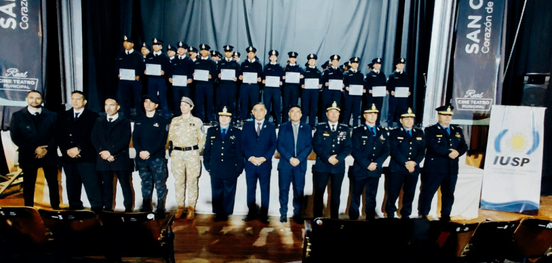 imagen 13 229 nuevos Auxiliares egresaron del Instituto Universitario de Seguridad Pública