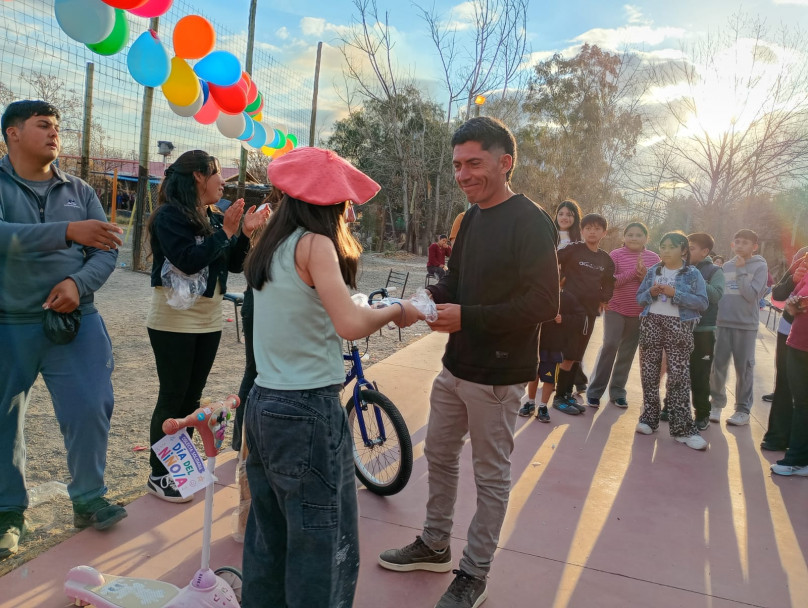 imagen 3 Gran festejo solidario por el día de la Niñez en Escuela María Cali en Lavalle