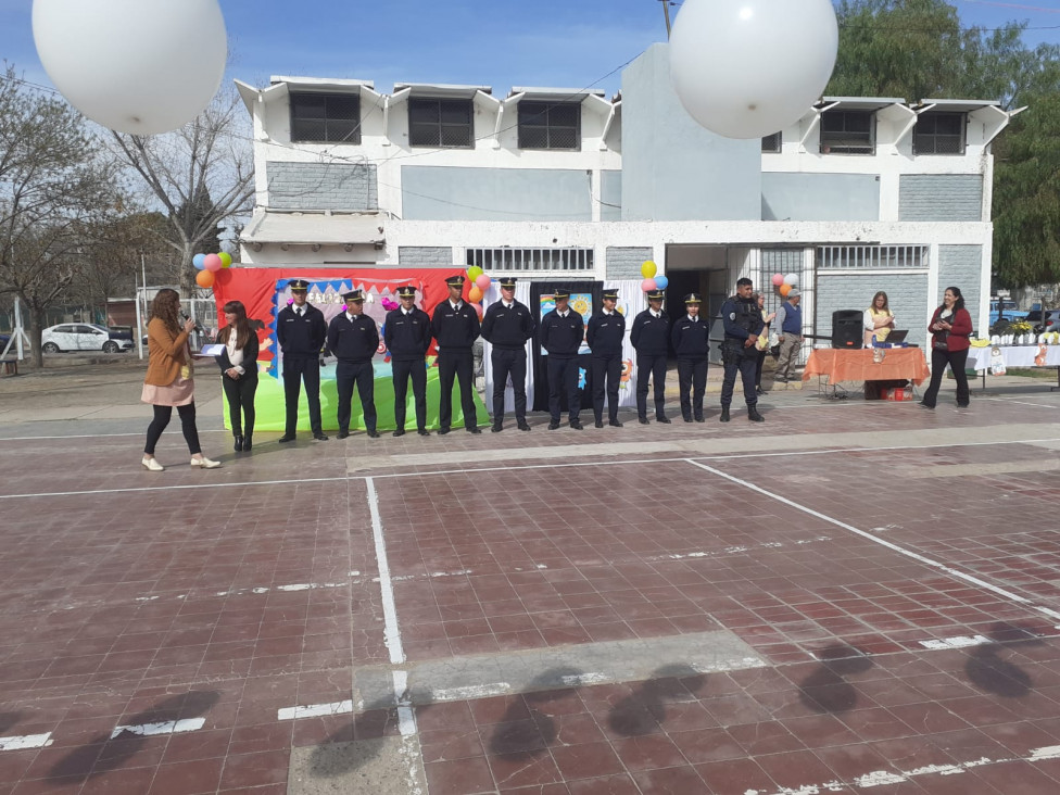 imagen Alumnos del IUSP y personal Policial acompañaron a los niños festejando su día