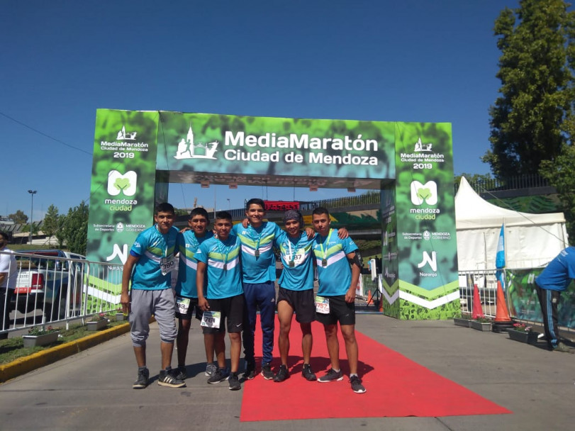imagen El equipo IUSP presente en la Media Maratón de Mendoza