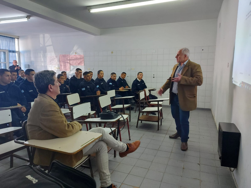imagen 2 Disertación en la Delegación Zona Sur de la Cátedra de Organización de la Seguridad Pública en Mendoza