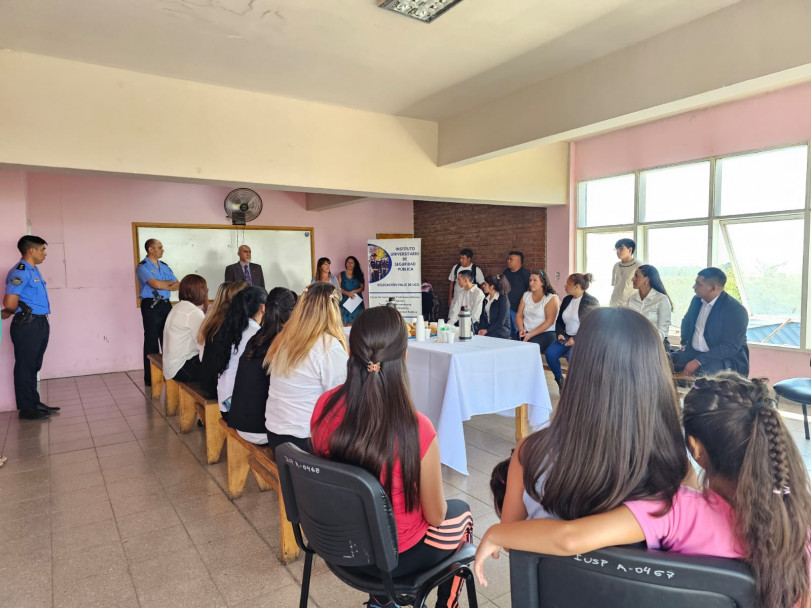 imagen 3 Los egresados del Curso Vigilador Bombero del Valle de Uco recibieron sus certificados