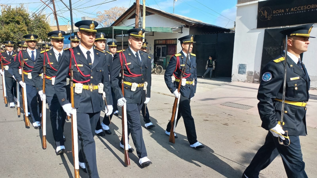 imagen 1 Los cadetes del IUSP desfilaron en los actos Patrios del 9 de Julio