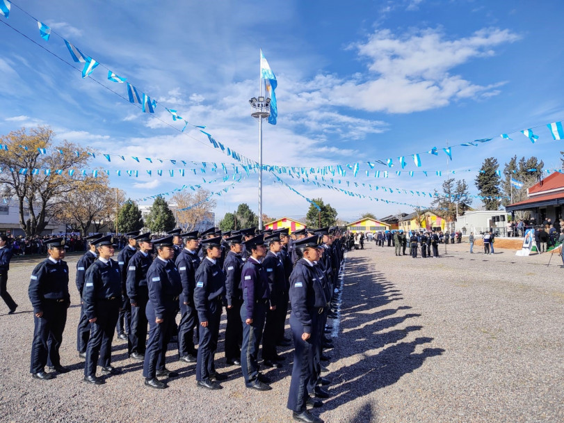 imagen 10 El IUSP Delegación Zona Este rindió juramento a la bandera en Acto oficial en la Colonia Junín