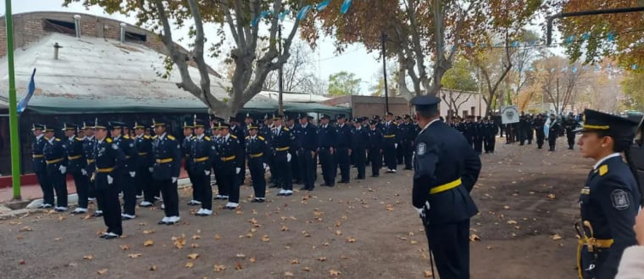 imagen Delegación Zona Este participó del acto y desfile del 25 de mayo en Junín