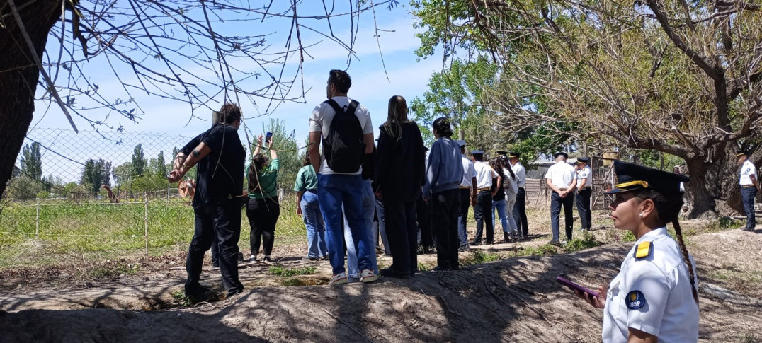 imagen 9 Se realizó un Conversatorio en Ciencias Agrarias: La relación laboral entre el Bromatólogo y el Policía