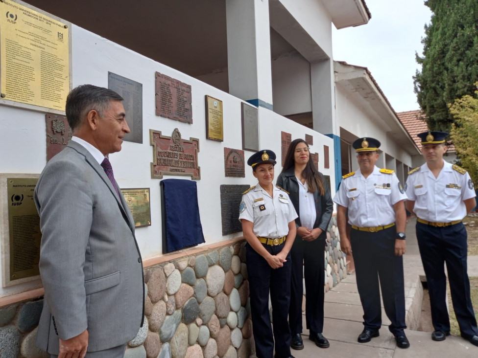 imagen Se realizó Acto en reconocimiento a los Instructores Policiales y Penitenciarios del IUSP