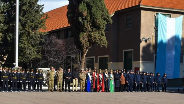 imagen La Delegación Valle de Uco fue invitada a participar de Jornadas Puertas abiertas por el 214° Aniversario del Ejército Argentino