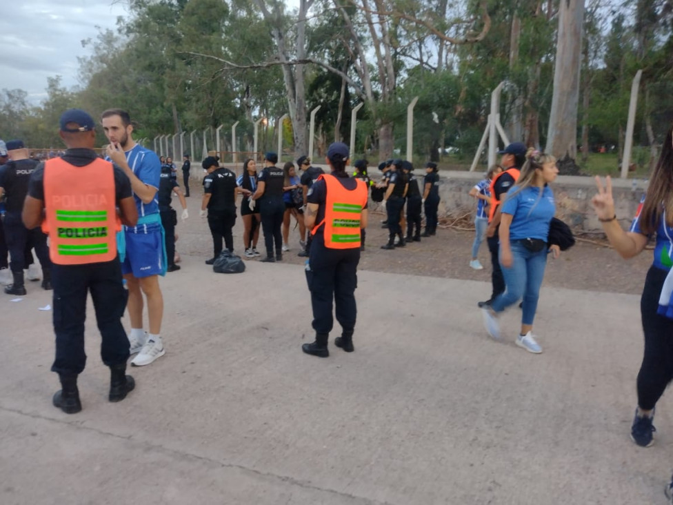 imagen Cadetes del Curso de FPB de Sede Central realizaron Prácticas profesionalizantes en Tribuna Segura: "Godoy Cruz vs Colo Colo"