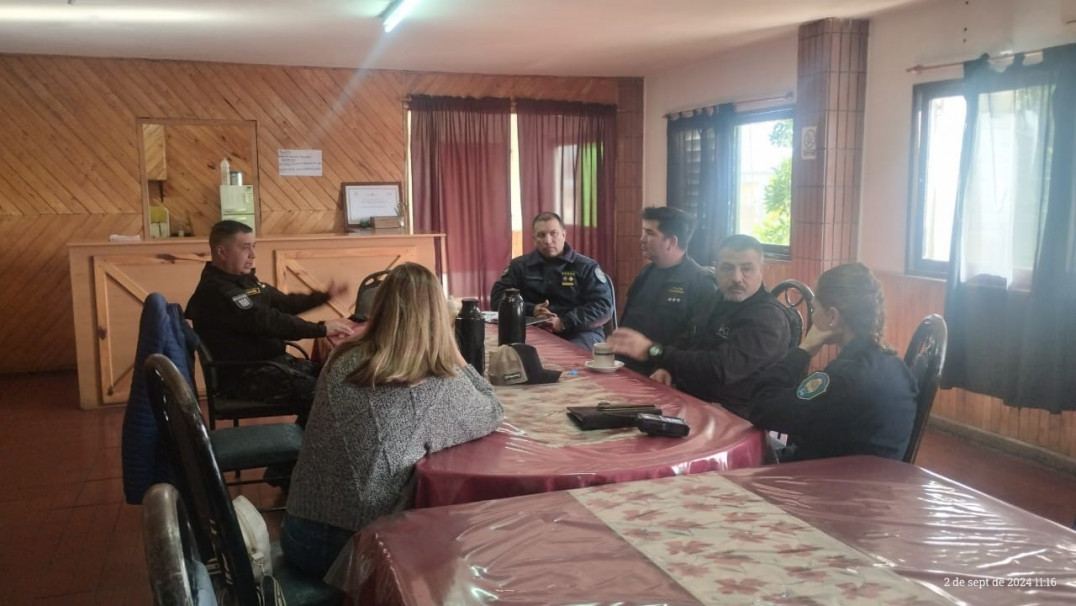 imagen Reunión de coordinación con los referentes de las unidades policiales que acompañaron la realización del trabajo integrador.