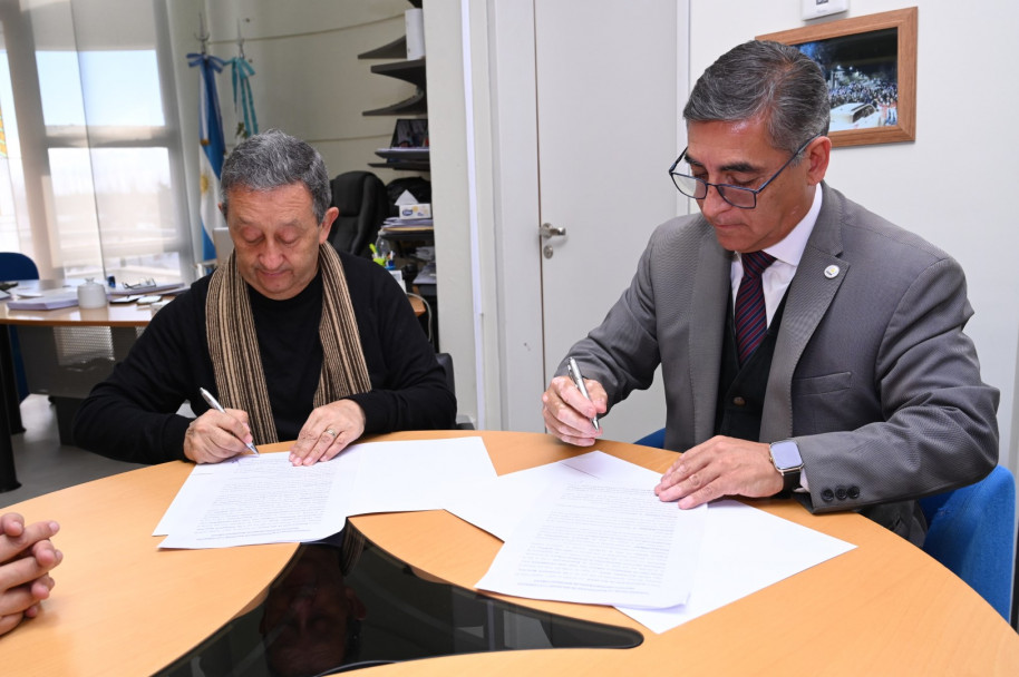 imagen 2 Se llevó a cabo la firma de un convenio de colaboración entre la Municipalidad de Malargüe y el Instituto Universitario de Seguridad Pública