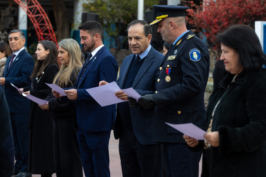 imagen 13 Acto de egreso del curso de Auxiliares Sede Central