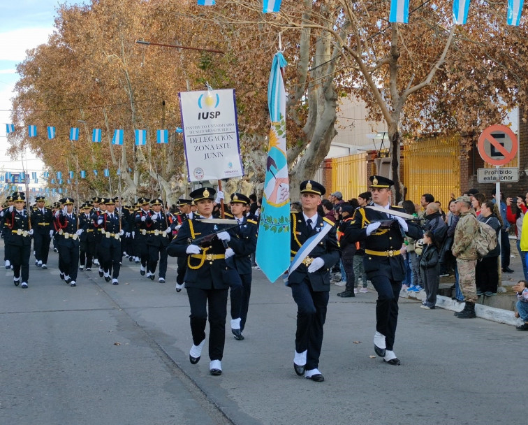 imagen 3 El IUSP Delegación Zona Este rindió juramento a la bandera en Acto oficial en la Colonia Junín