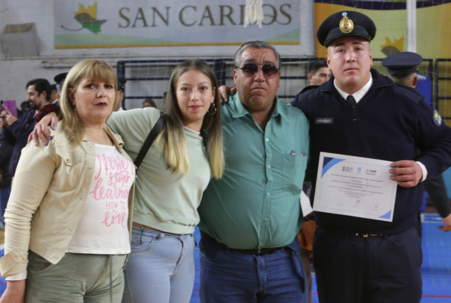 imagen Con un solemne Acto la Delegación Valle de Uco hizo entrega de diplomas de egreso a los cadetes de la FPB para Auxiliar  