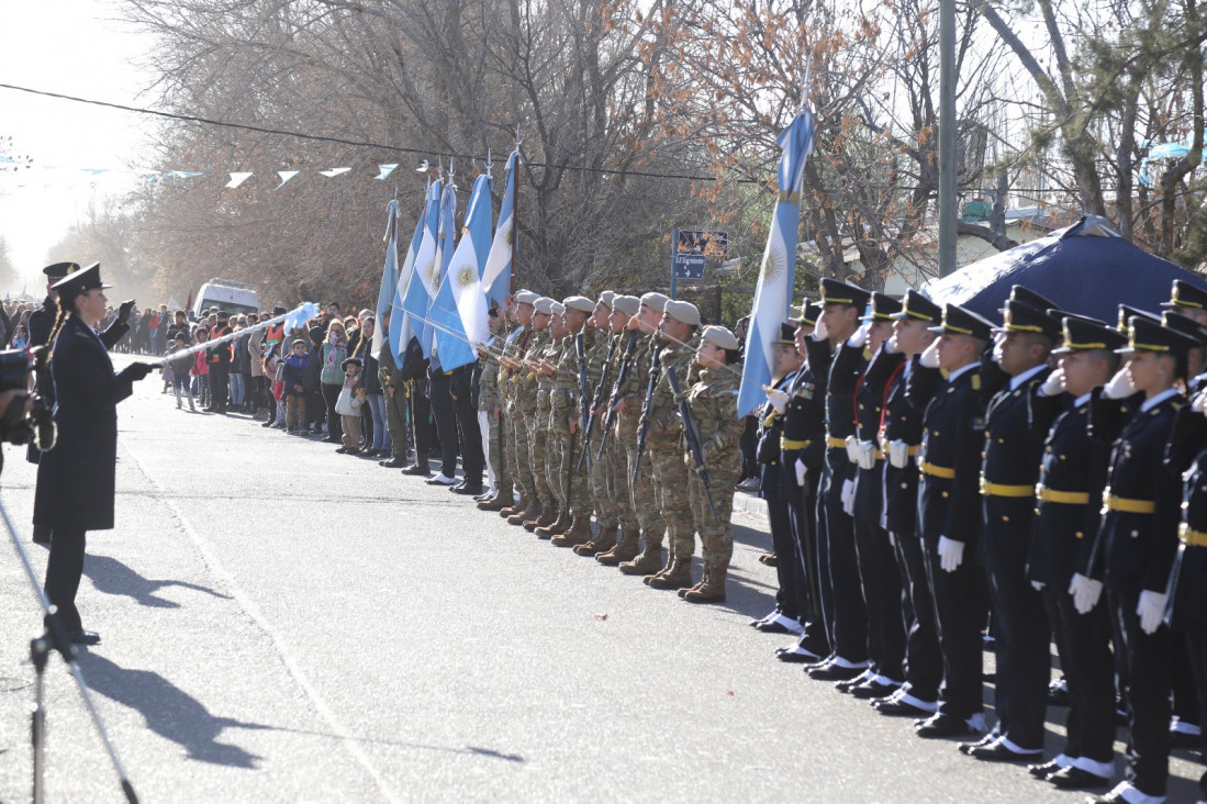 imagen Alumnos de la Delegación Zona Sur realizaron el juramento a la bandera en el acto homenaje al Gral. Manuel Belgrano