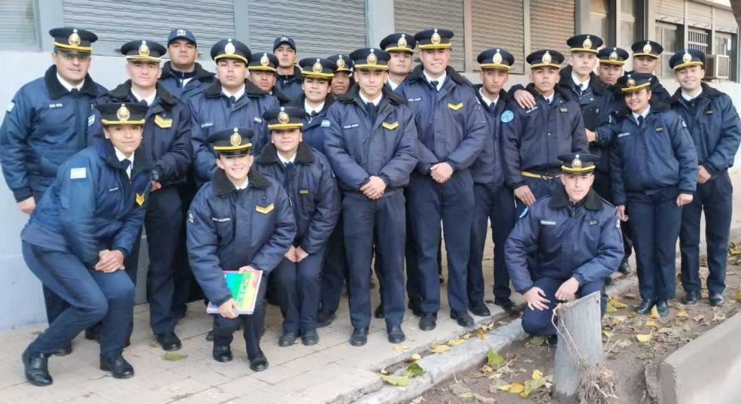 imagen 4 Alumnos de Tecnicatura visitaron las dependencias policiales de automotores/robos y hurtos y UPANA de Zona Este