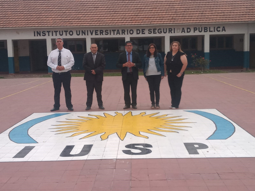 imagen Nuevamente se destaca la Sede Central con la presentación de una Tesina grupal