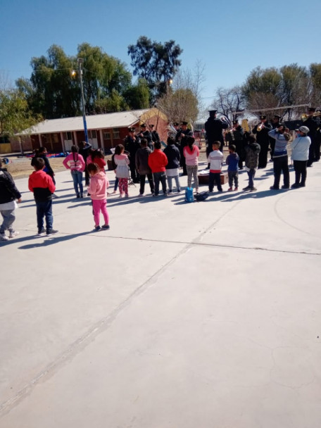 imagen El IUSP celebrando la segunda etapa del día de las infancias en una escuela de Lavalle