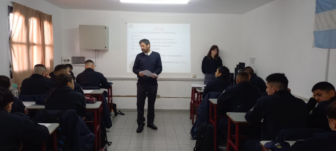 imagen 3 Se realizó charla dirigida a alumnos de Tecnicatura para la cátedra de Práctica Sumarial en la Delegación Zona Sur