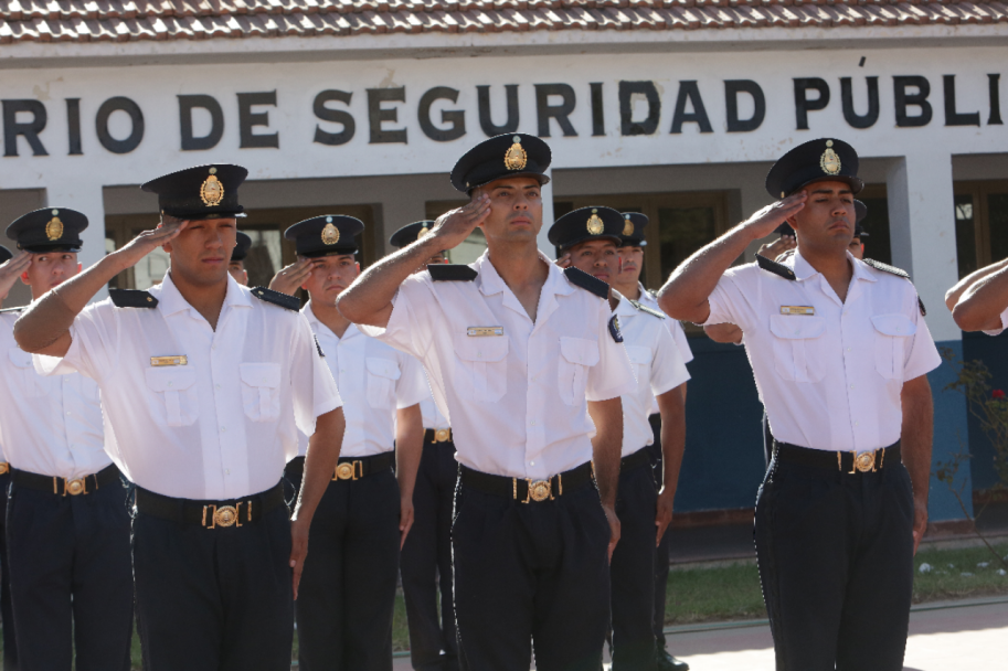 imagen 2 Se realizó el Acto de Egreso de cadetes de FPB para Auxiliares N° 197 y 198 de la Sede Central del IUSP