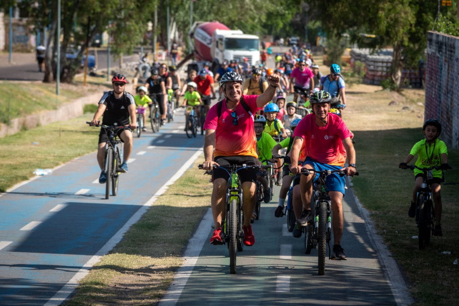 imagen 3 La Bicicleteada organizada por el Instituto Universitario de Seguridad Pública y la Municipalidad de Godoy Cruz convocó a grandes y chicos para concientizar sobre la 