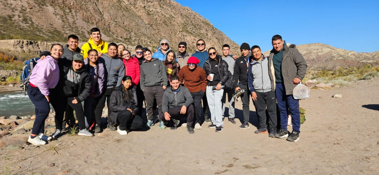 imagen Alumnos de Licenciatura en Seguridad Pública de la Delegación Zona Este realizaron una salida educativa y recreativa a la "Cascada del Ángel"