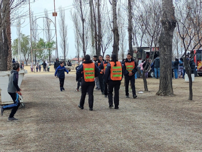 imagen 2 Alumnos de Tecnicatura acompañaron el festejo del día de la niñez en la Zona Este