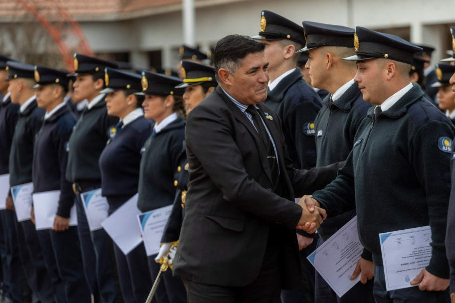 imagen 22 Acto de egreso del curso de Auxiliares Sede Central