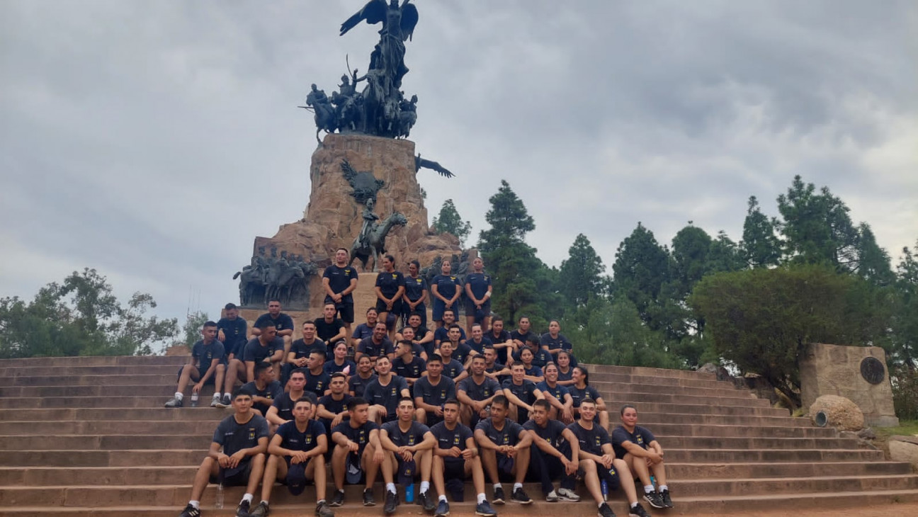 imagen Entrenamiento en el programa running y montaña para 2do año de Tecnicatura Sede Central