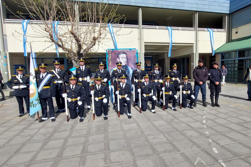 imagen El IUSP Delegación Zona Sur acompañó al colegio Hermanos Maristas en el acto por conmemoración del aniversario del fallecimiento del Gral. San Martín