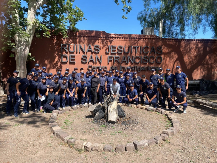 imagen Visita de los cadetes de  Valle de Uco a sitios turisticos de la Ciudad de Mendoza