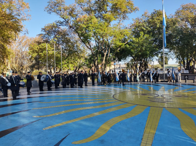 imagen 2 En la conmemoración del 207° aniversario de la Independencia Argentina la Delegación Zona Sur se hizo presente