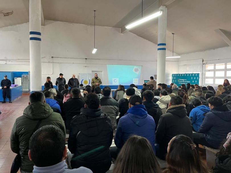 imagen 3 Culminó con éxito el Curso N° 22 de Vigiladores Privados del IUSP