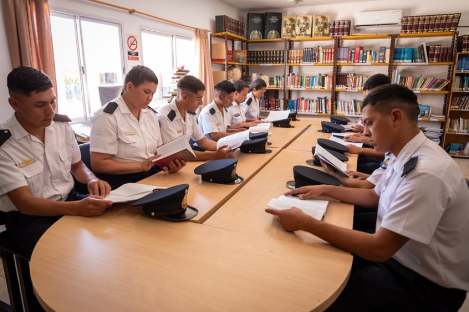 imagen 1 Mas de 60 jóvenes con formación militar previa estudian en el IUSP para ingresar a la Policía de Mendoza