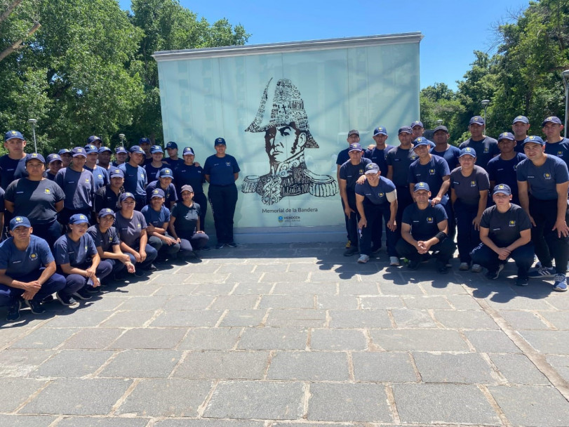 imagen 6 Con el fin de identificar atractivos turísticos de gran importancia histórica, cultural y económica, cadetes de la FPB para Auxiliar de la Delegación Valle de Uco, visitaron la Ciudad de Mendoza