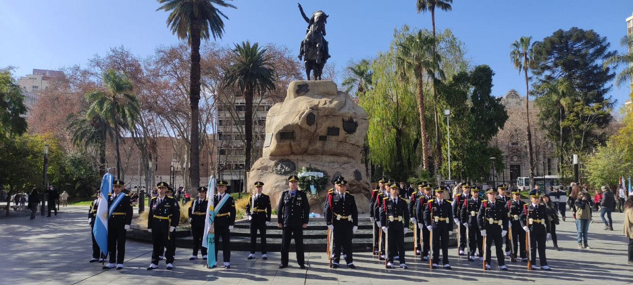 imagen Cadetes de Sede Central participaron en un emotivo homenaje al Libertador "Don José de San Martín"