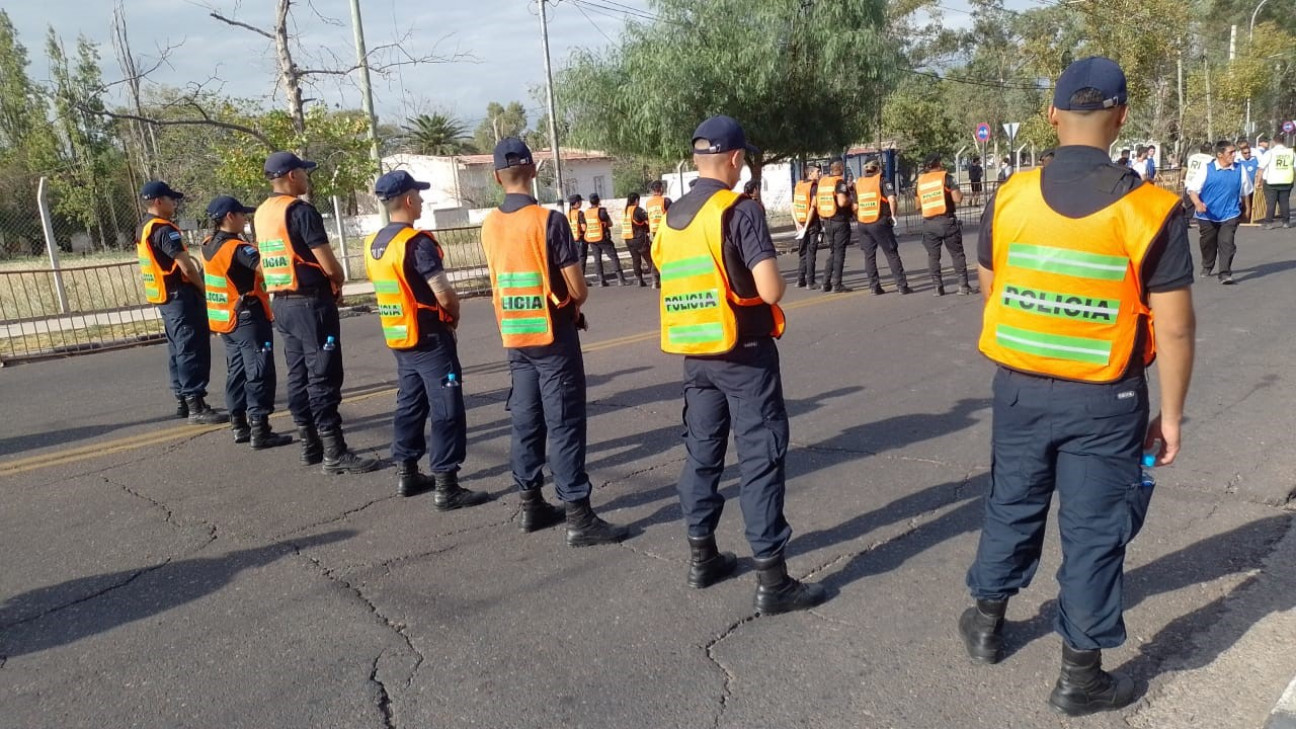 imagen Cadetes del Curso de FPB para Auxiliar 202 realizaron "Prácticas Profesionalizantes" en el encuentro Gimnasia y Esgrima vs Club Atlético Atlanta