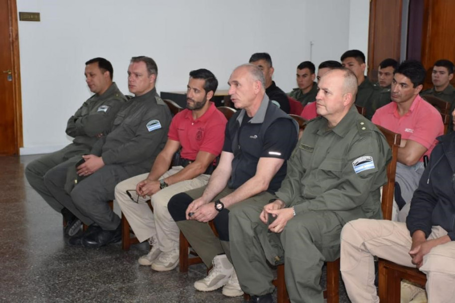 imagen Reunión de cátedra de defensa personal policial en Tunuyán